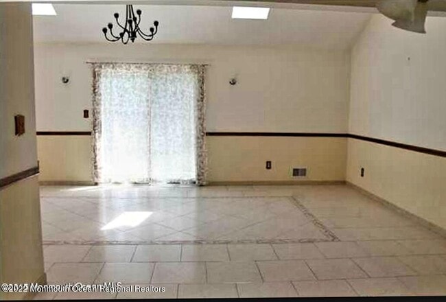 Photo - 319 Church St