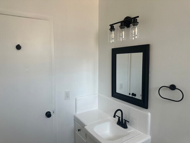 8024 Owensmouth Ave Unit 1