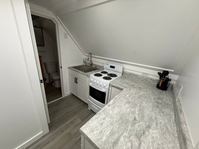 Photo - 168 Elm St Unit 3