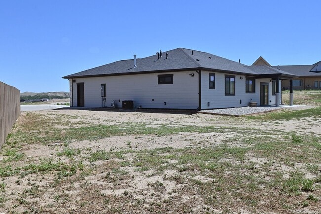 Photo - 1495 Oxbow Dr