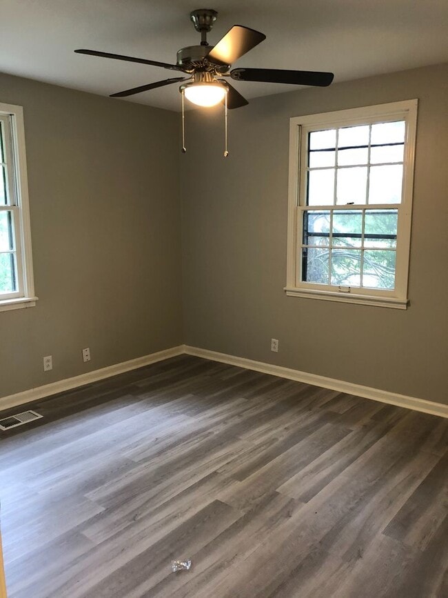 Photo - 3 Bed/ 2 Bath Duplex in Madison