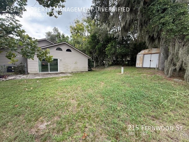 215 Fernwood St