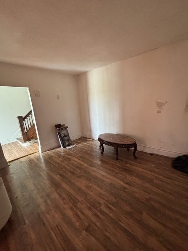 Photo - 6337 Chatham Ave