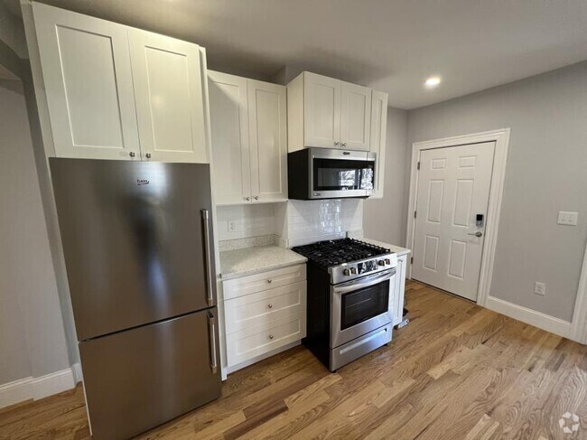 Building Photo - 2.0 bedroom in Cambridge Massachusetts 02140 Unit U4 Rental
