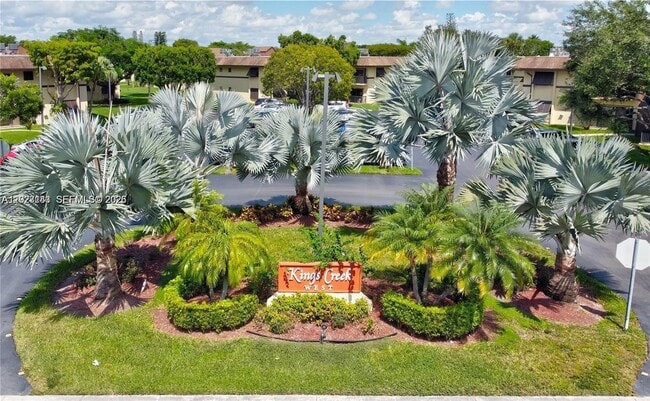 Building Photo - 7985 SW 86th St Unit 432