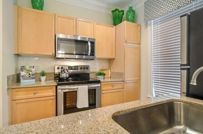 Photo - 100 Ladson Ct