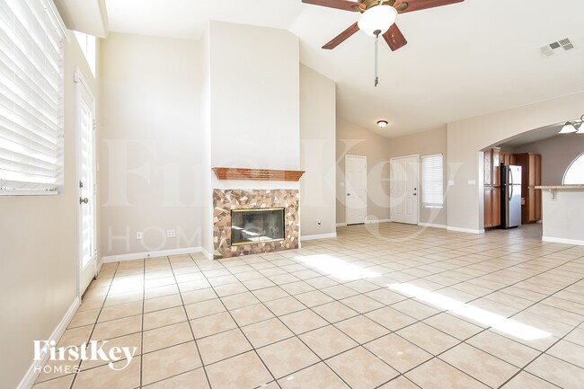 Photo - 3909 Linniki St