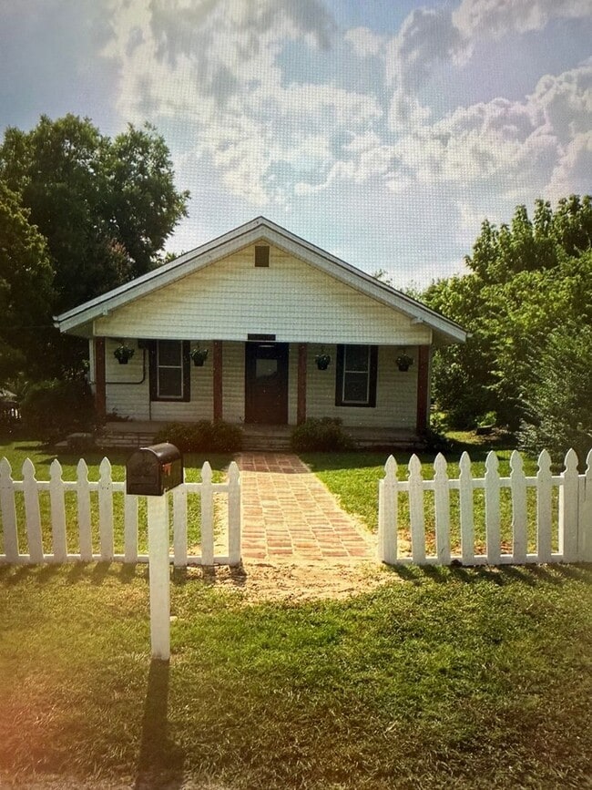 Photo - Charming 2 bed 2 bath 1 car garage AND 2 CAR CARPORT!!  Modern Farmhouse with Glassed in Sunroom!