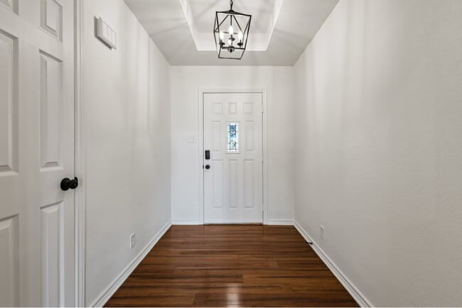 Photo - 170 N Meadowbrook Dr