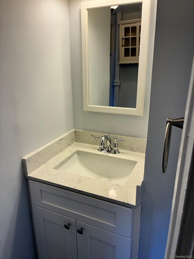 Photo - 588 NY-340