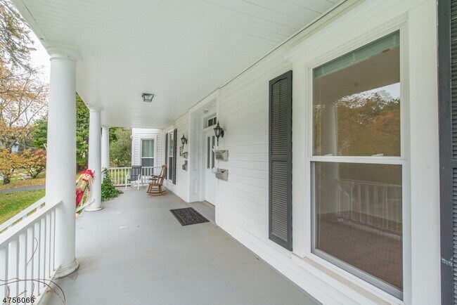 Photo - 55 Madison St