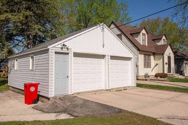 Photo - Adorable Austin home on corner lot with 2-car garage!