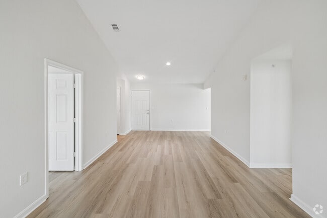 2BR, 2BA - 1,020SF - Living Room