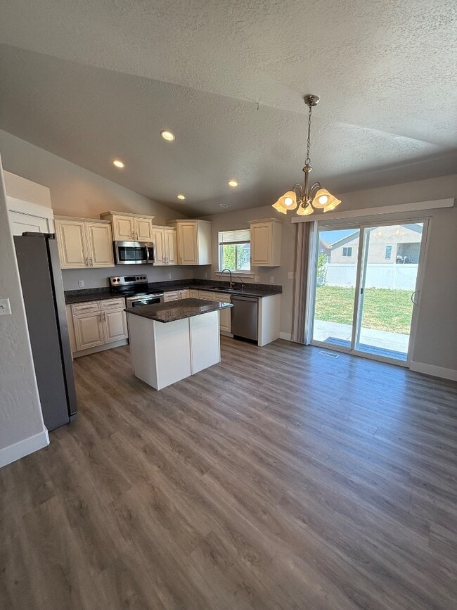 Photo - 1375 E Rachel Way