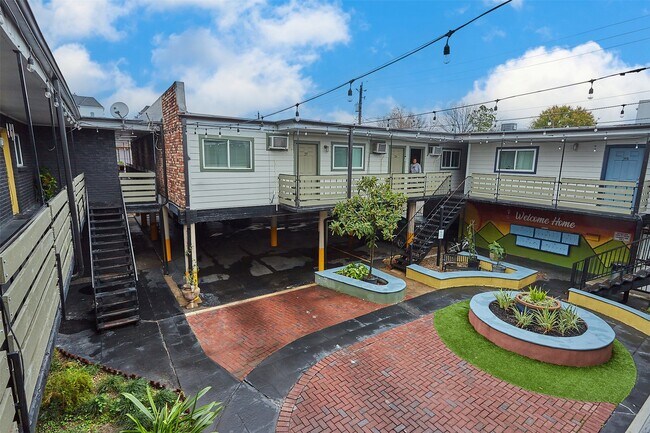 Photo - 1840 Richmond Ave. Unit 32