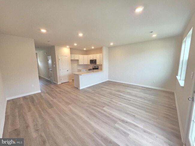 Photo - 57 Alexander Wy