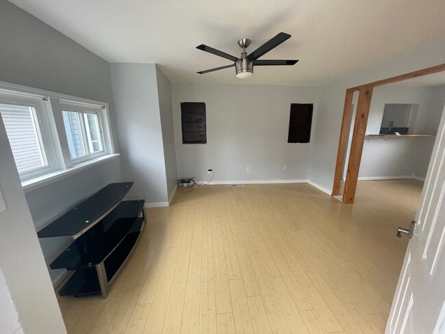 Photo - 120 lyndale ave