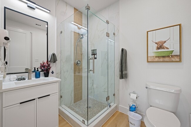 Photo - 3454 Simmons St