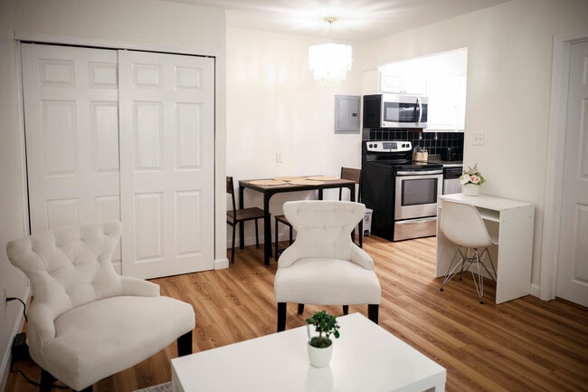 Photo - 7 Arizona Ter Unit 2