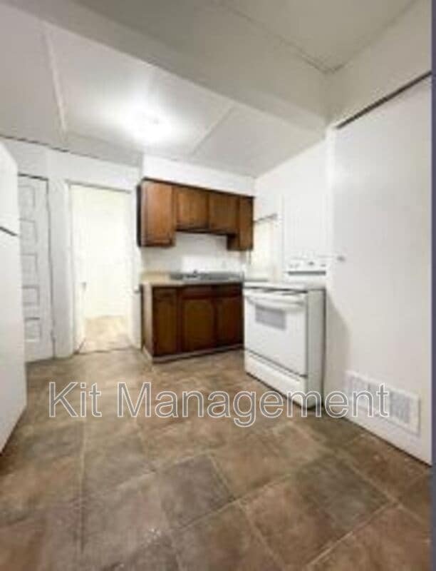 Photo - 4053 Walker Ave Unit Lower