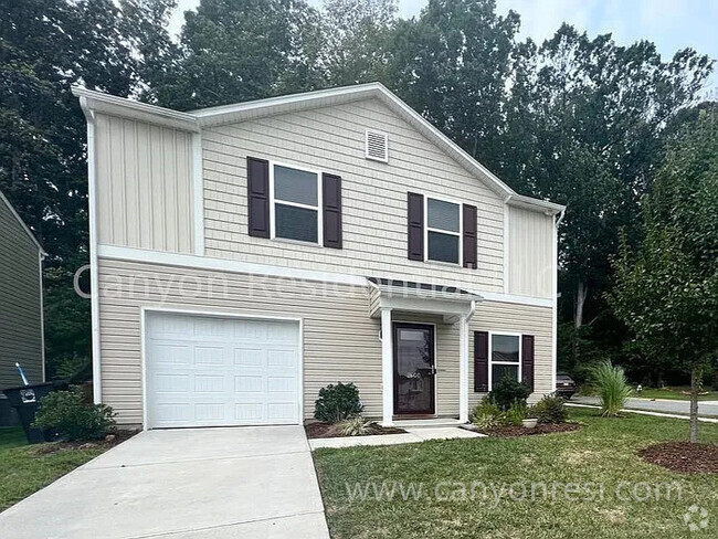 Building Photo - 2600 Craftsbury St Rental