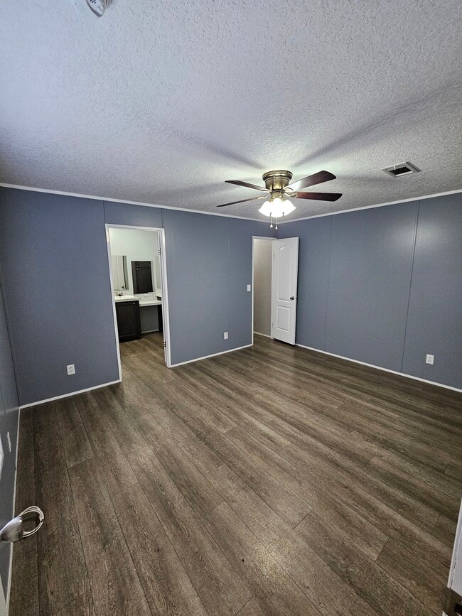 Photo - 2812 Edward Ave