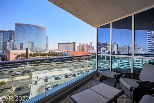 AMAZING - VIEWS, 2 TERRACES, FULLY FURNISH... - AMAZING - VIEWS, 2 TERRACES, FULLY FURNISH... House