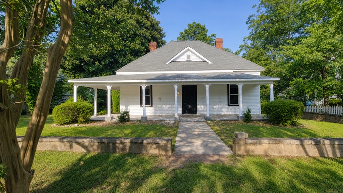 Photo - 205 Frazier St