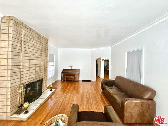 Photo - 2211 W 78th Pl