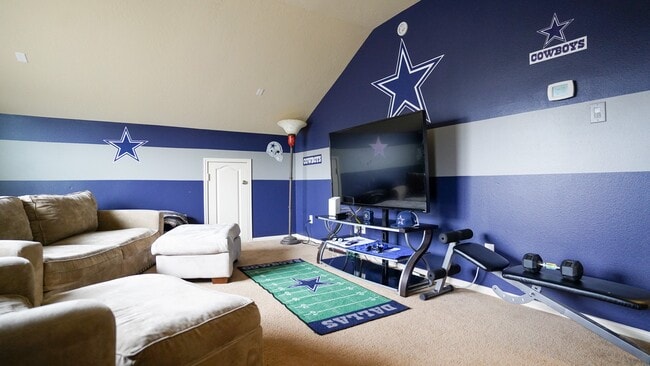 Building Photo - 2109 Mooncrest Dr