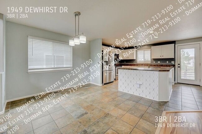 Photo - 1949 Dewhirst Dr