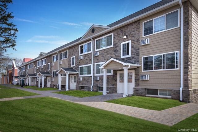 Building Photo - 146 Avenue Unit H2