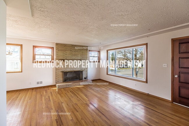 Photo - 416 N Bannen Rd