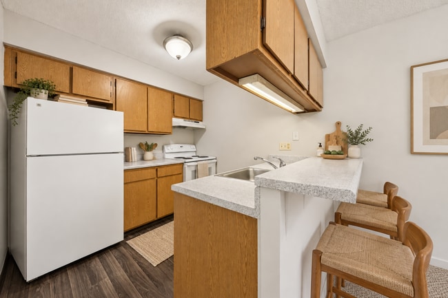 Fox Grove Apartments
