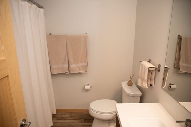 Photo - 3950 Sunnyside Dr W Unidad 215