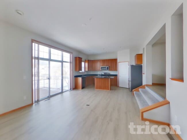 Photo - 1627 Fox Hunt Way