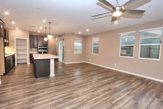 Photo - FIVE Bedroom home in Natomas with SOLAR