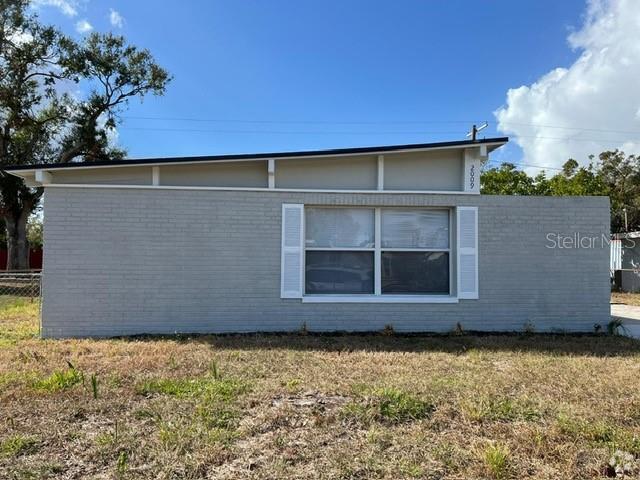 Building Photo - 2009 Wishing Well Way Rental