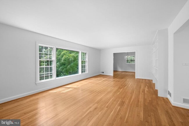 Building Photo - 2816 Ellicott St NW