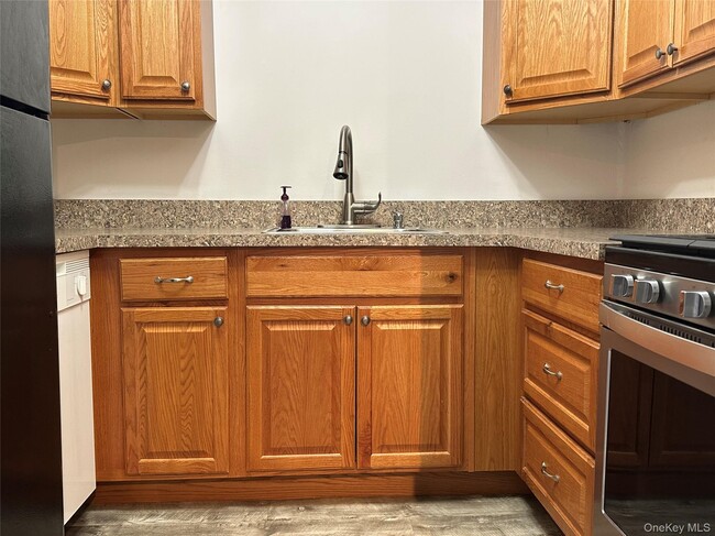 Building Photo - 88 Bailey Ct Unit 88