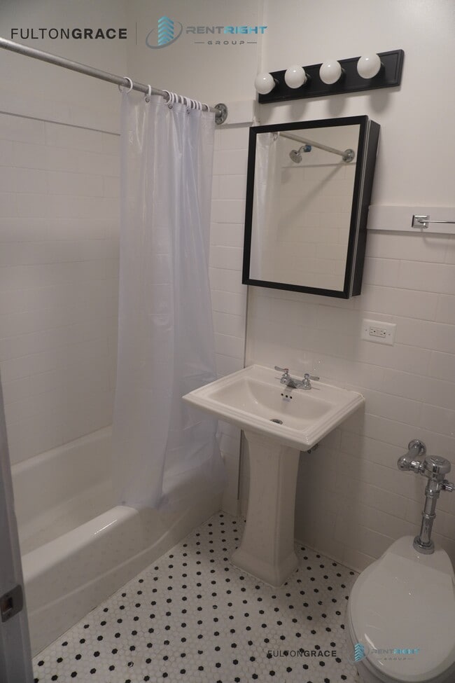 Photo - 1712 W Albion Ave Condo Unit 1716-GDN A