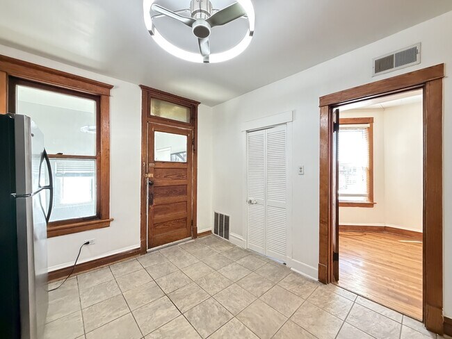 1438 N Central Park Ave Unit 3