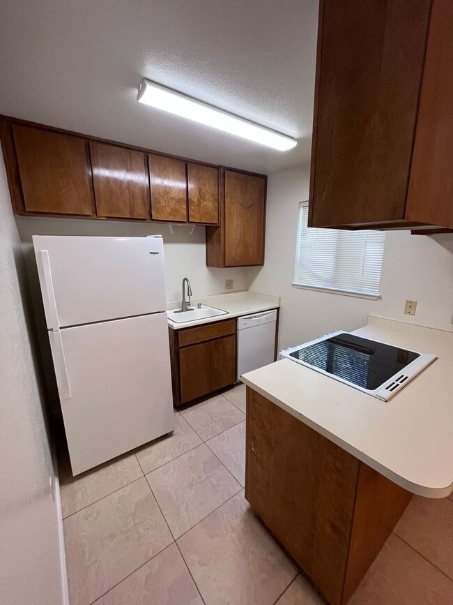 Photo - NICE CONDO FOR RENT IN ROSEMONT AT COBBLESTONE GLEN III