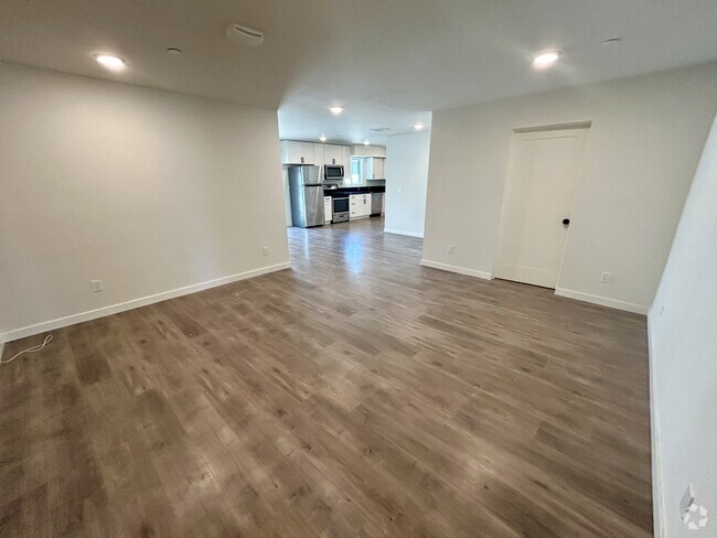 Spacious open floor plan - 14209 1/2 Gilmore Street Rental