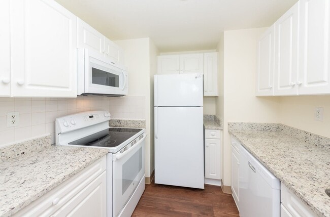 Photo - Lakewood Apartments