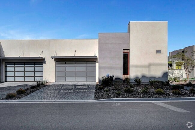 Building Photo - MacDonald Highlands Beauty With Awesome Views Rental