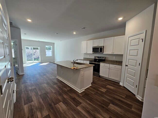 Photo - 2033 Northwest Dr