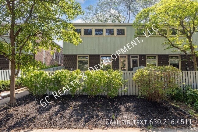 Building Photo - 5217 S University Ave Unit C Rental