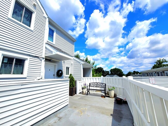 Building Photo - 391 Hyde Park Ave Unit 212