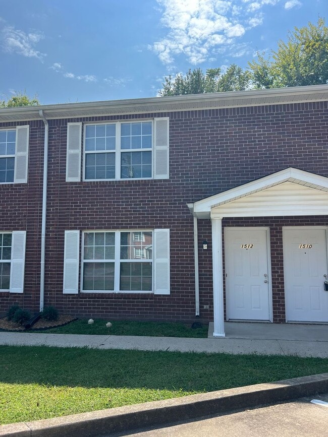 Photo - 1512 Center Pt